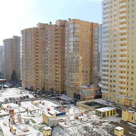 Apartment On 8 Marta Street JJekaterinburg Exteriör bild